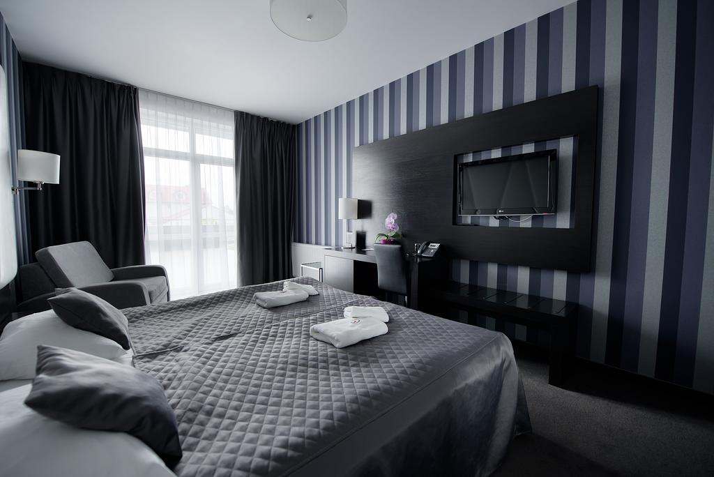 Hotel Grafit Kostomloty Pierwsze Eksteriør bilde